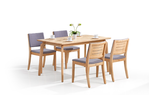 實木餐桌鋪玻璃有什么利弊 實木餐桌怎么保養