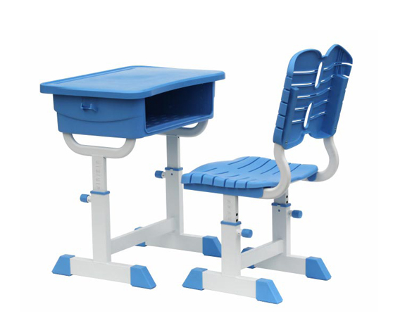 課桌椅以差異化博弈同行的籌謀